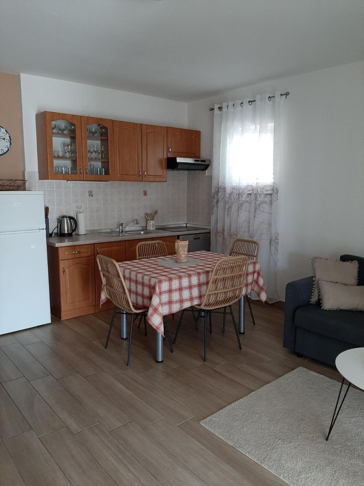 Appartement Apartman Mima à Porat  Extérieur photo